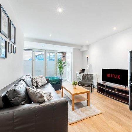 Appartamento London Edgware Station Esterno foto